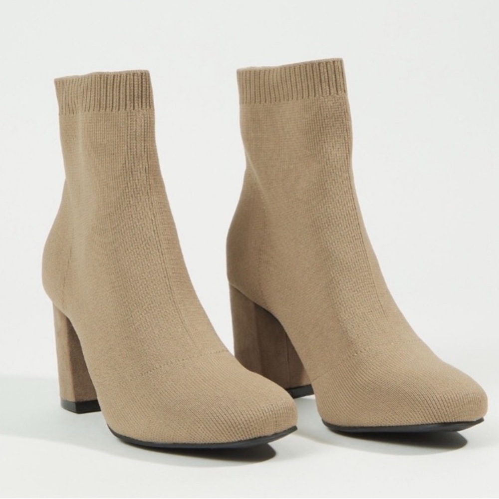 NWOT Altar’d State Everlly Tan Ankle Boots, Size 7.5 women’s brown boots - Picture 2 of 16